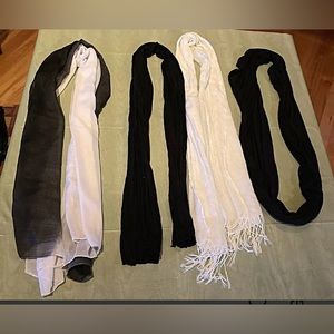 Lot de 4 foulards neufs
